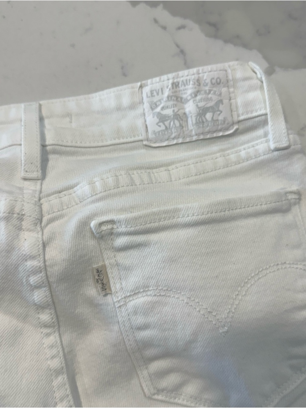 Levi’s 712 Slim White Jeans Size 26 High Rise Slim Straight Denim - Picture 6 of 8